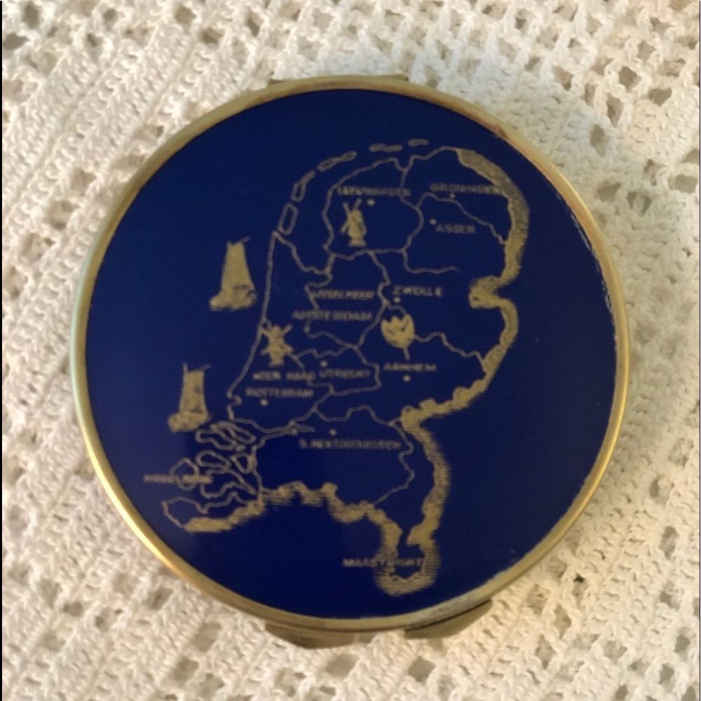 Vintage Map of Holland Powder Compact